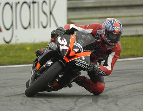 Steven Tirsgaard er i front af Den Blå Avis MC600 Challenge forud for weekendens Sparekassen Kronjyllands Sommerløb på Ring Djursland